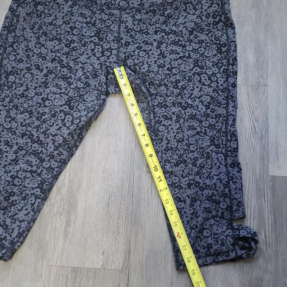 Xersion stretchy floral black colored leggings - Picture 11 of 14